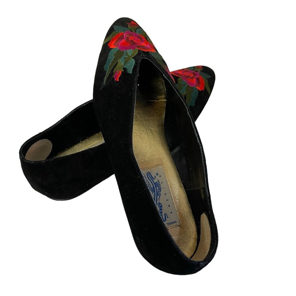 Vintage Perry Ellis Womens 8AA Black Suede Embroidered Red Floral Slip On‎ Flats